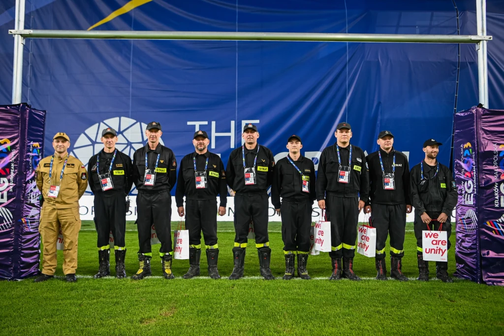 Strażacy uratowali rozgrywki rugby na stadionie Wisły Kraków Strażacy uratowali rozgrywki rugby na stadionie Wisły Kraków