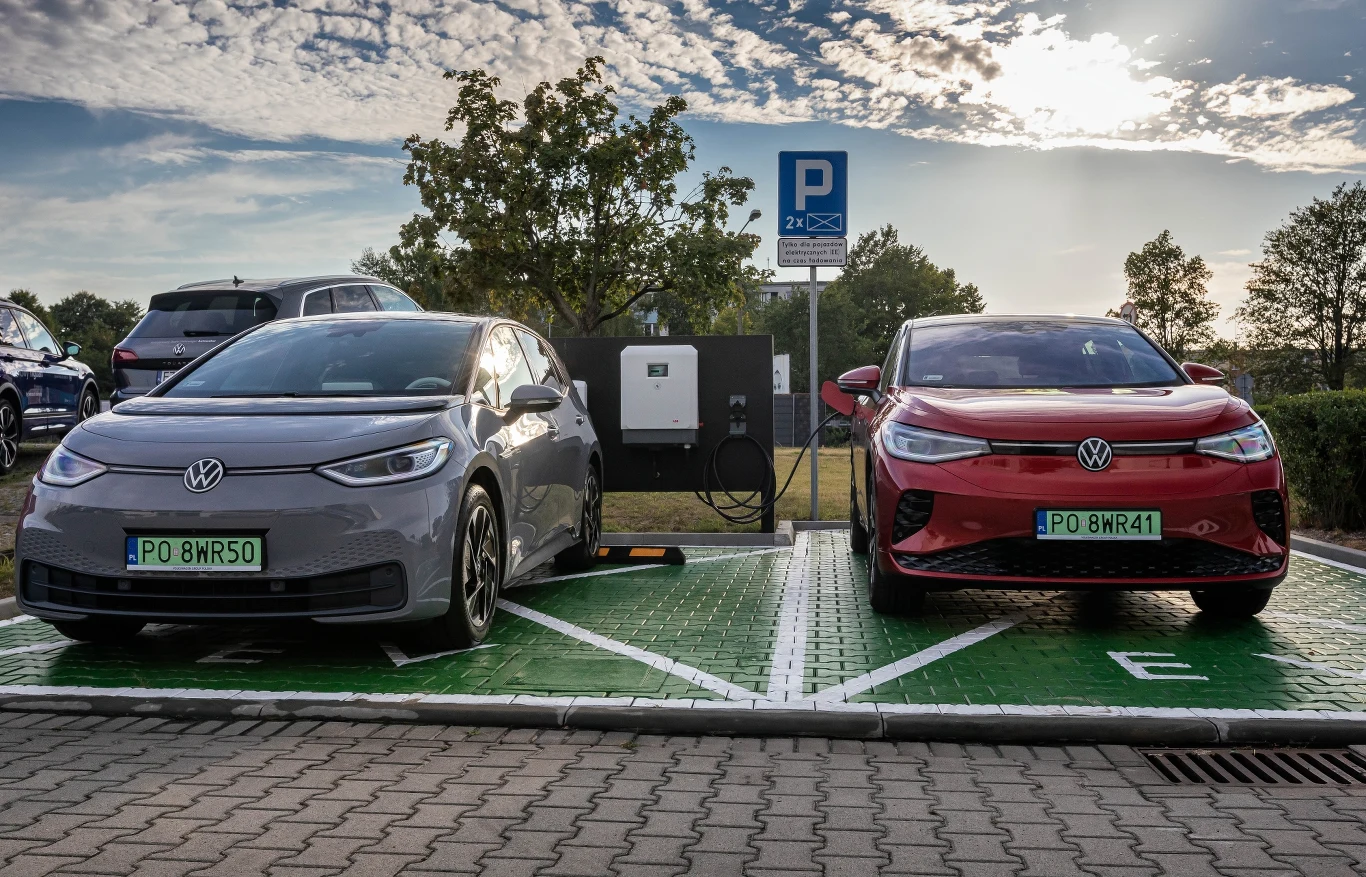 Volkswagen zmuszony jest zmniejszyć produkcję modelu ID.4 oraz ID.7 Volkswagen zmuszony jest zmniejszyć produkcję modelu ID.4 oraz ID.7