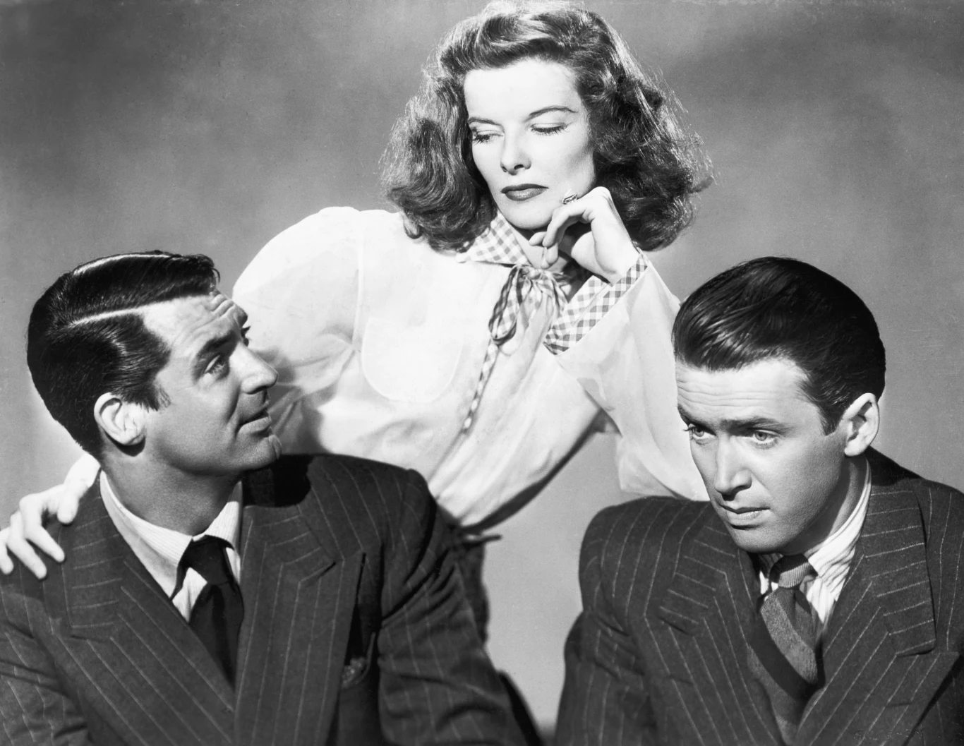 Katharine Hepburn z Carym Grantem i Jamesem Stewartem w "Filadelfijskiej opowieści"