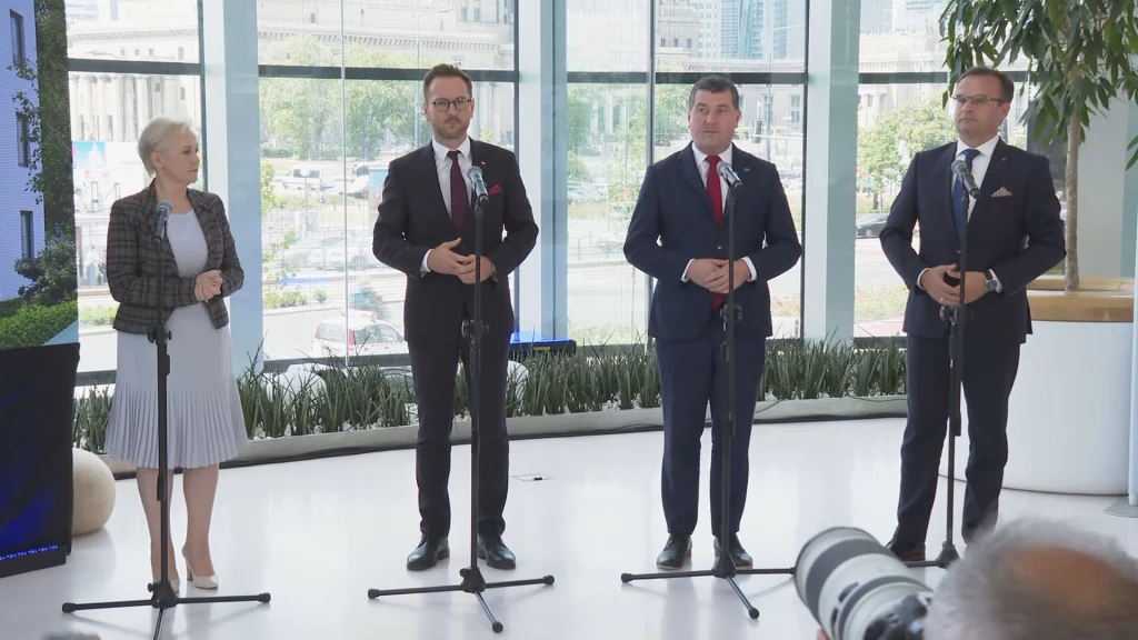 Waldemar Buda oraz prezesi PKO BP, Pekao SA i BGK zapowiedzieli inaugurację programu Pierwsze Mieszkanie, w którego skład wchodzą Bezpieczny Kredyt 2 proc. oraz Konto Mieszkaniowe