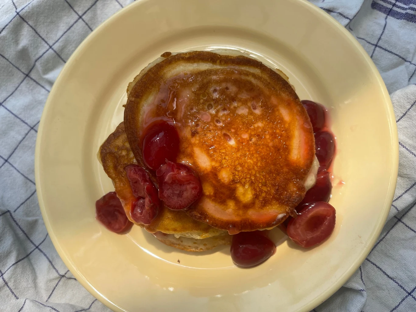 Sos czereśniowy podkręci smak racuchów Sos czereśniowy podkręci smak racuchów