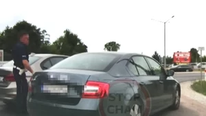 Kierowca Skody szybko pożałował swojej decyzji, kiedy obok niego zatrzymało się policyjne BMW / fot. screen Stop Cham/YouTube