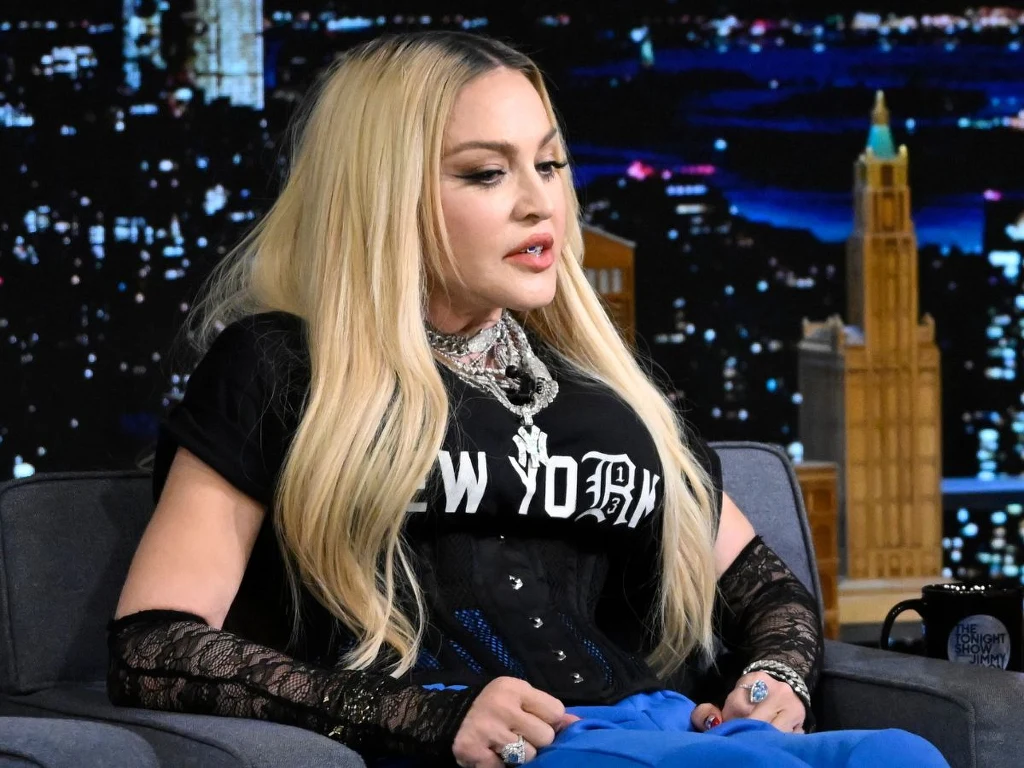 Madonna przełożyła trasę. Jej stan zdrowia jest poważny