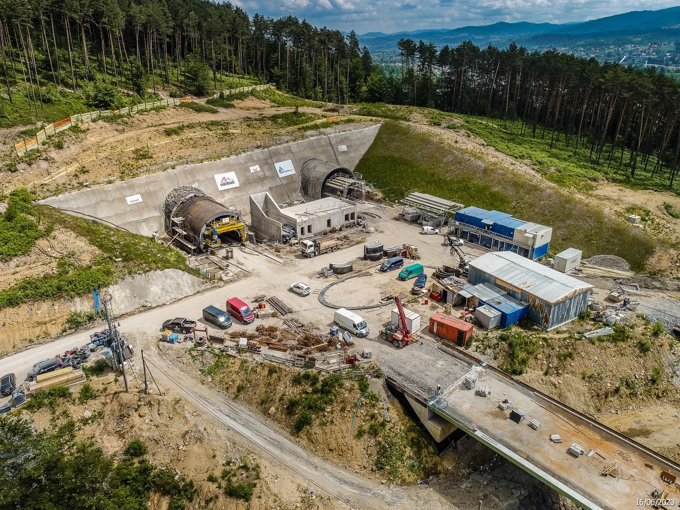 Tunel w Masywie Baraniej Góry