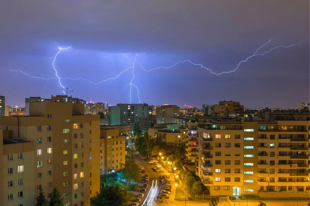 Powietrze wokół pioruna rozgrzewa się do 28 tys. st. C