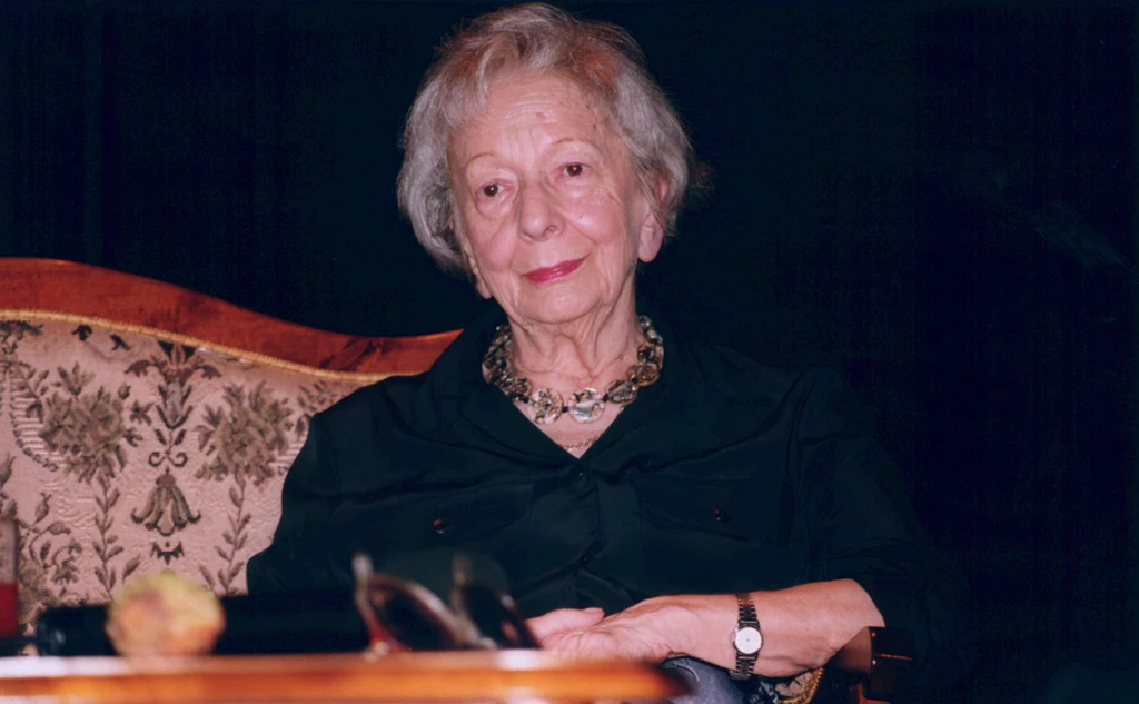 Szymborska otrzymała Literacką Nagrodę Nobla w 1996 roku