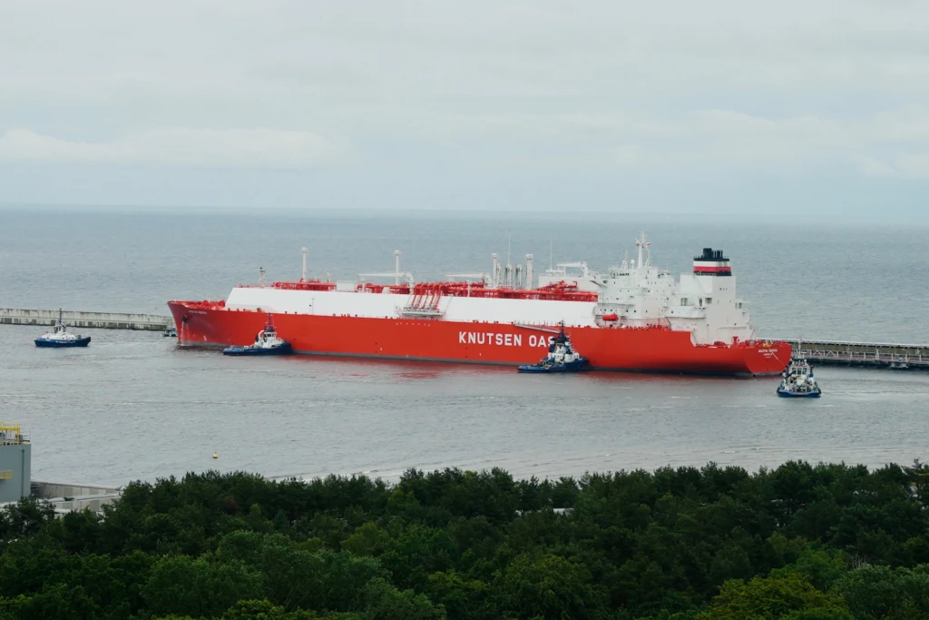 Gazowiec "Grażyna Gęsicka" przywiózł 65 ton LNG