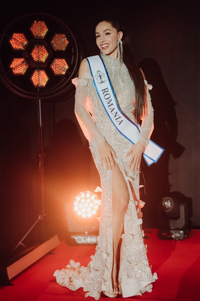 Kandydatki do tytułu Miss Supranational 2023 wzięły także udział w ceremonii rozdania szarf narodowych