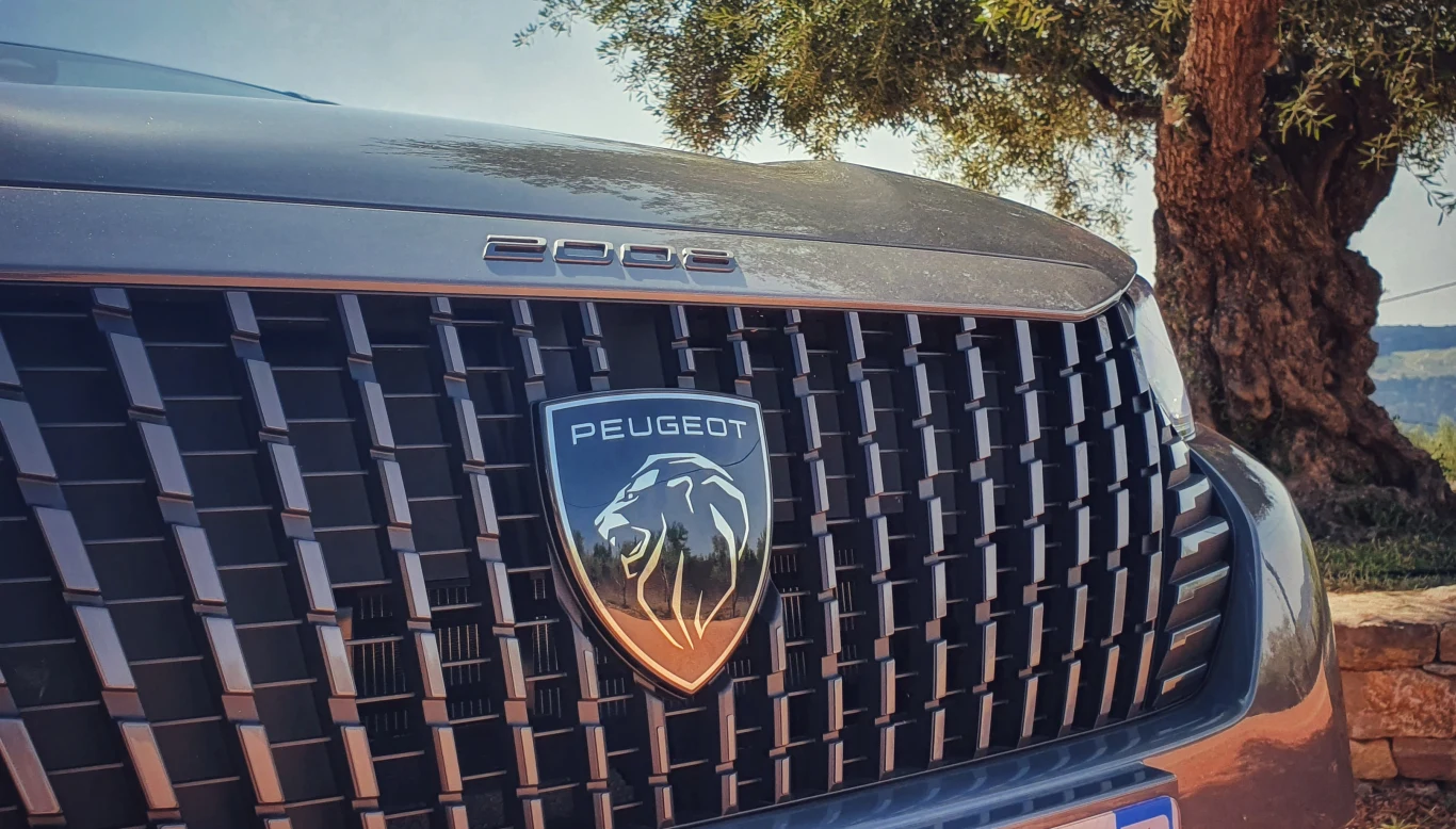 Peugeot e-2008 2023