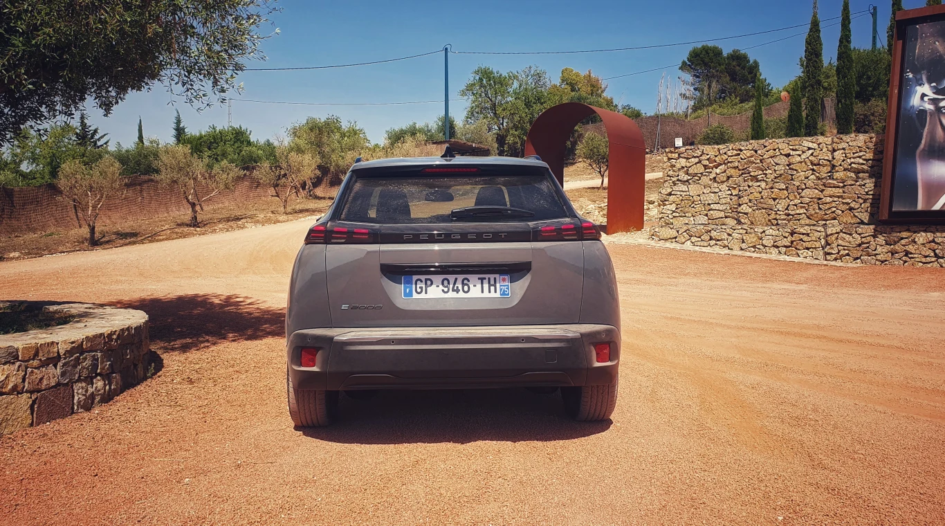 Peugeot e-2008 2023