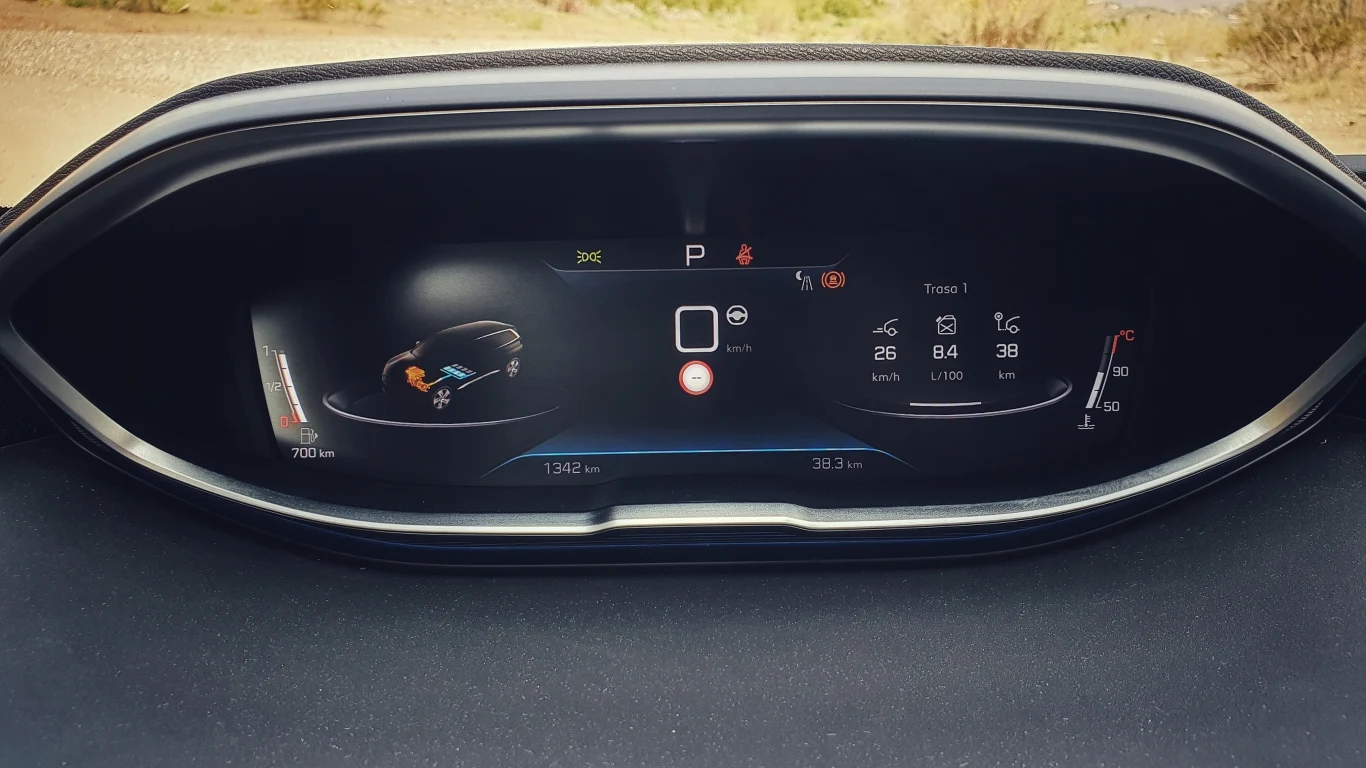 Peugeot 5008 HYBRID 136 e-DCS6