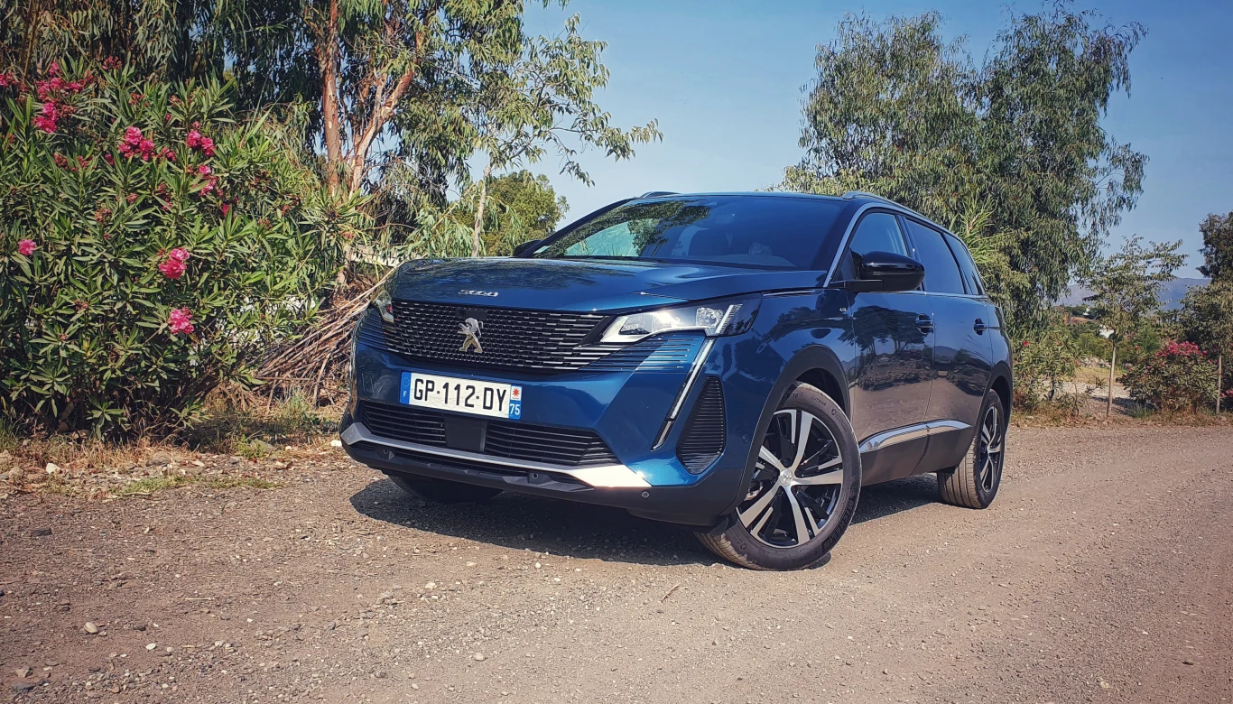 Peugeot 5008 HYBRID 136 e-DCS6