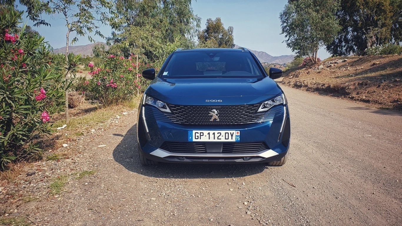 Peugeot 5008 HYBRID 136 e-DCS6