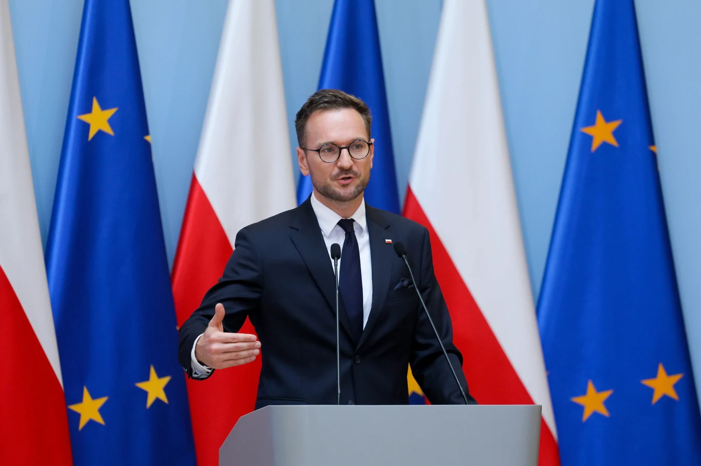 Minister Waldemar Buda mówił, że podatek PCC od zakupu pierwszego mieszkania może zostać zniesiony pod koniec sierpnia Minister Waldemar Buda mówił, że podatek PCC od zakupu pierwszego mieszkania może zostać zniesiony pod koniec sierpnia
