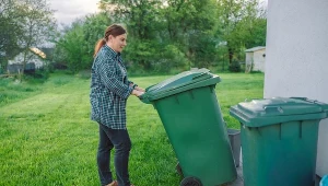 Polacy segregują śmieci, chcą tez wiedzieć, co się potem dzieje z wyrzucanymi do pojemników opakowaniami