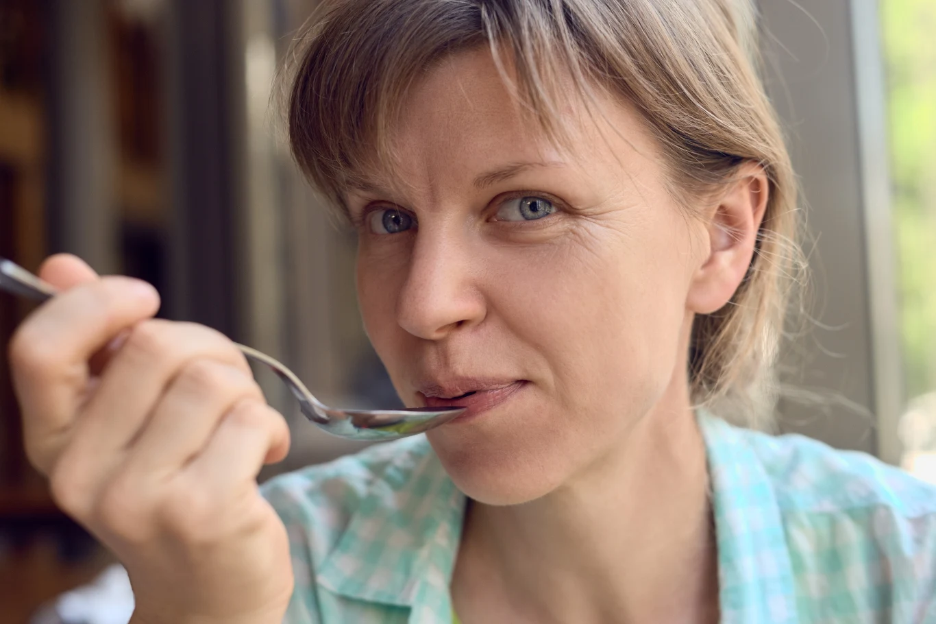 Jeśli doskwierają ci uderzenia gorąca zrezygnuj z dań rozgrzewających, a postaw na dietę śródziemnomorską