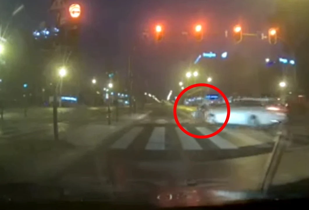 Rowerzysta został ranny i trafił do szpitala, kierowca zbiegł / Fot: LDZ Zmotoryzowani Łodzianie / Facebook Rowerzysta został ranny i trafił do szpitala, kierowca zbiegł / Fot: LDZ Zmotoryzowani Łodzianie / Facebook