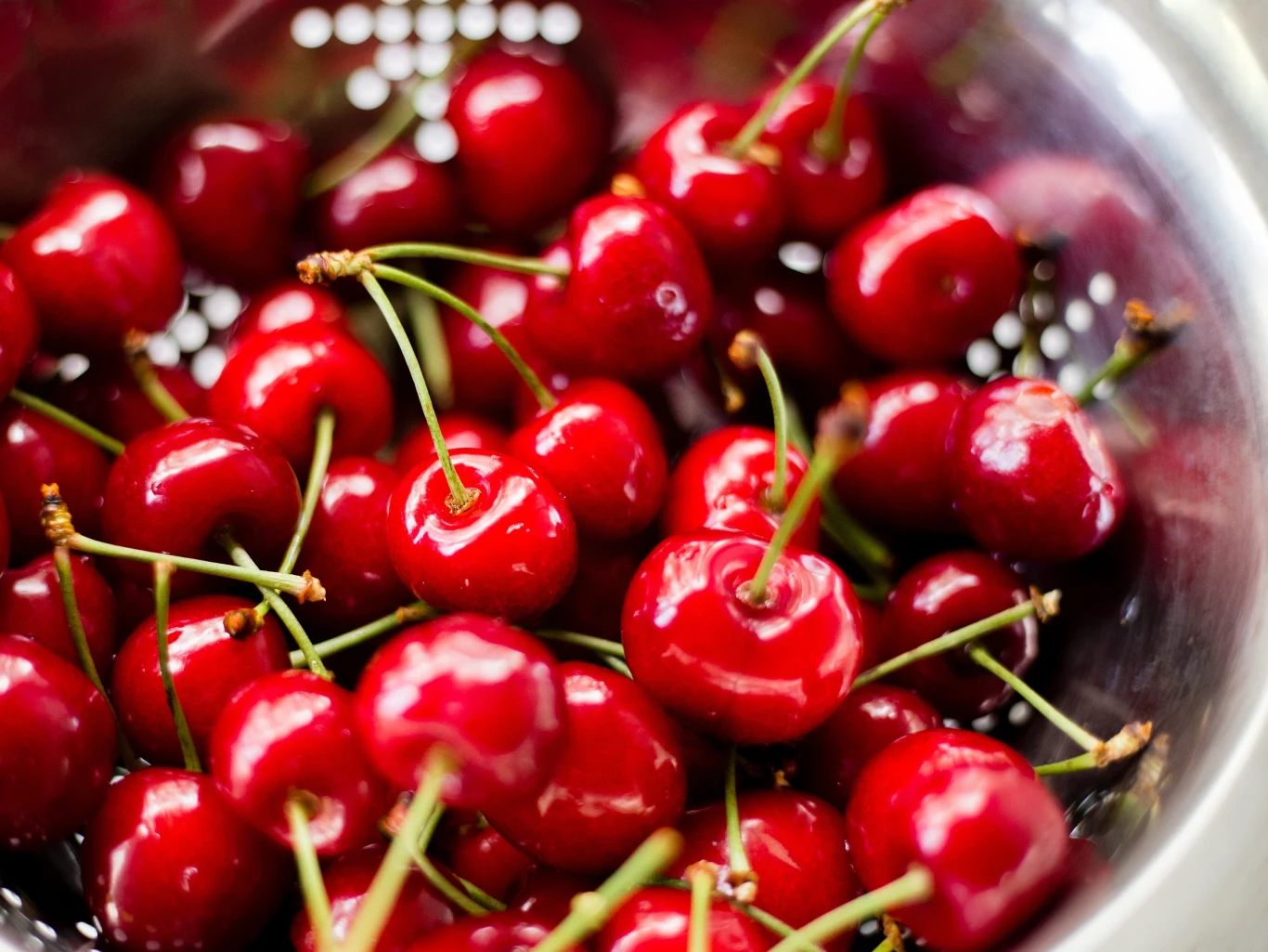 Jak pozbyć się robali z czereśni? Prosty sposób pomoże wyeliminować problem