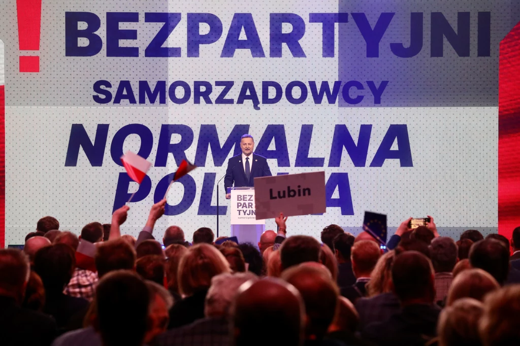 Robert Raczyński, prezydent Lubina podczas konwencji Bezpartyjnych Samorządowców, kwiecień 2023 Robert Raczyński, prezydent Lubina podczas konwencji Bezpartyjnych Samorządowców, kwiecień 2023