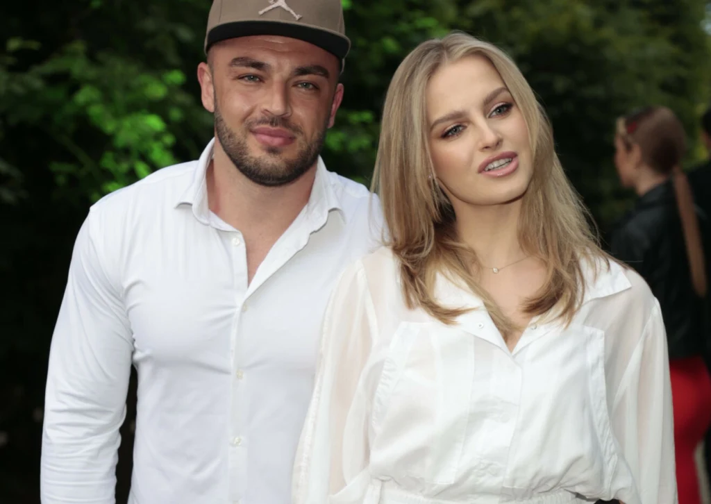 Roger Salla, Karolina Pisarek