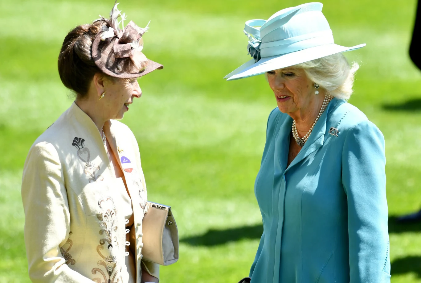 Księżniczka Anna i królowa małżonka Camilla Księżniczka Anna i królowa małżonka Camilla