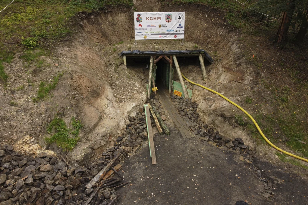 Wejście do podziemnego kompleksu militarnego pod wzgórzem Kamienna Góra w Lubaniu