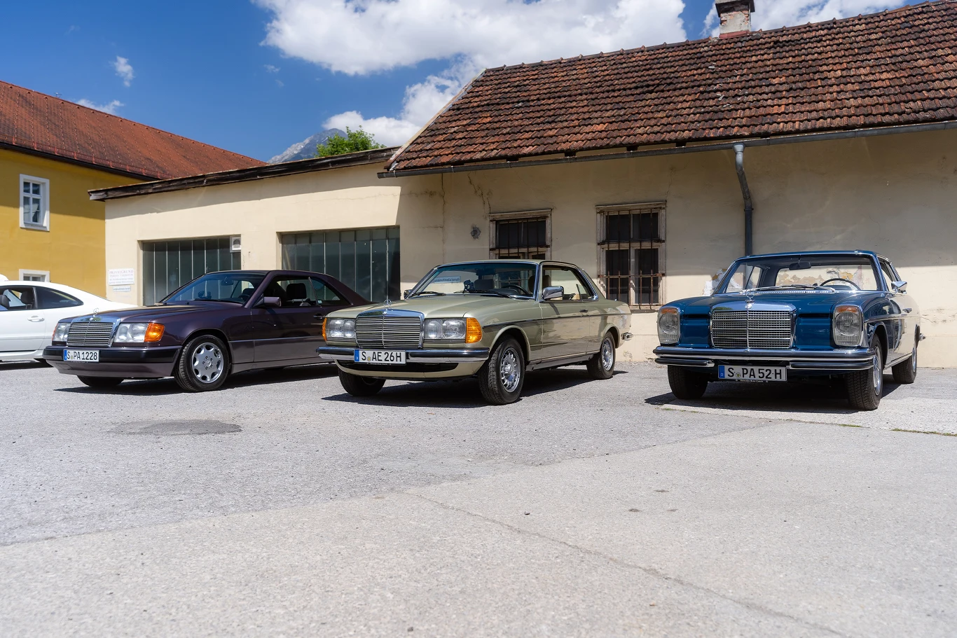 Tak zmieniały się coupe spod znaku gwiazdy - od lewej C124, C123 i C114 Tak zmieniały się coupe spod znaku gwiazdy - od lewej C124, C123 i C114
