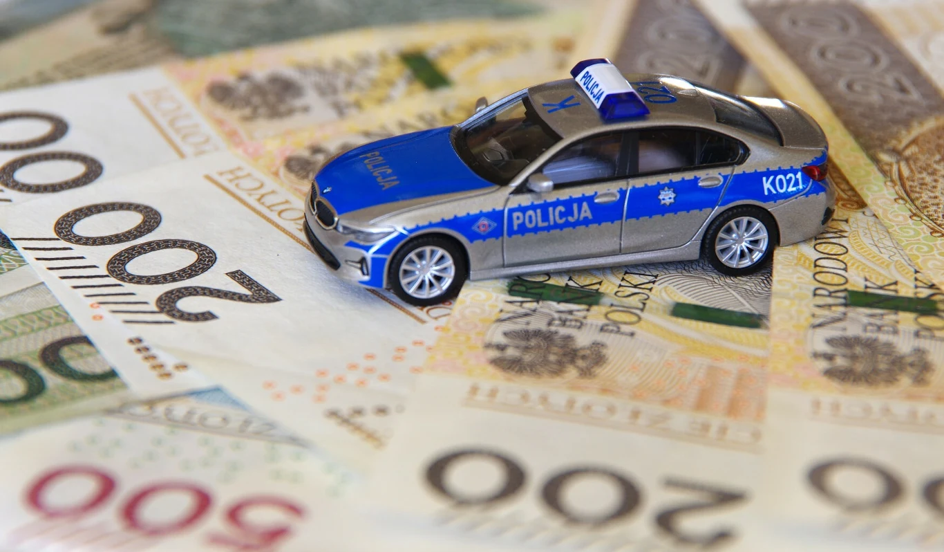 KNF ostrzega kierowców przed nowym rodzajem oszustwa KNF ostrzega kierowców przed nowym rodzajem oszustwa