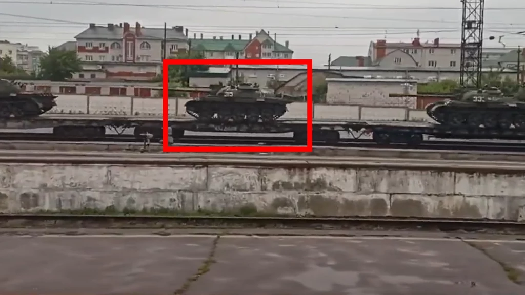 Wielki transport w Rosji. Kreml szykuje kolejne czołgi T-54 i T-55