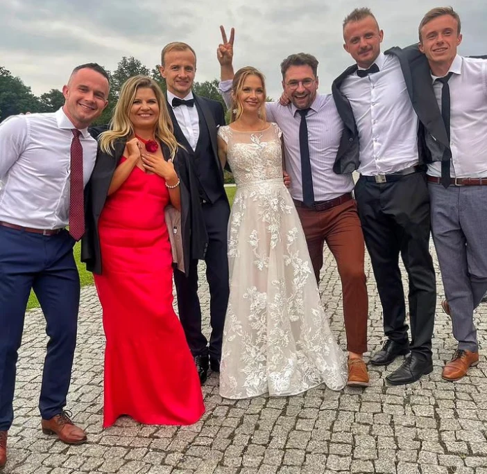 Marta Paszkin, Paweł Bodzianny, Marta Manowska i goście młodej pary na weselu, fot. Instagram