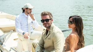 Victoria i David Beckham na Paryskim Tygodniu Mody. Co jest modne tego lata? 