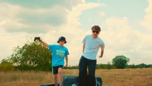 MATA i Dobry Dzieciak w teledysku ""INNY ŚWIAT