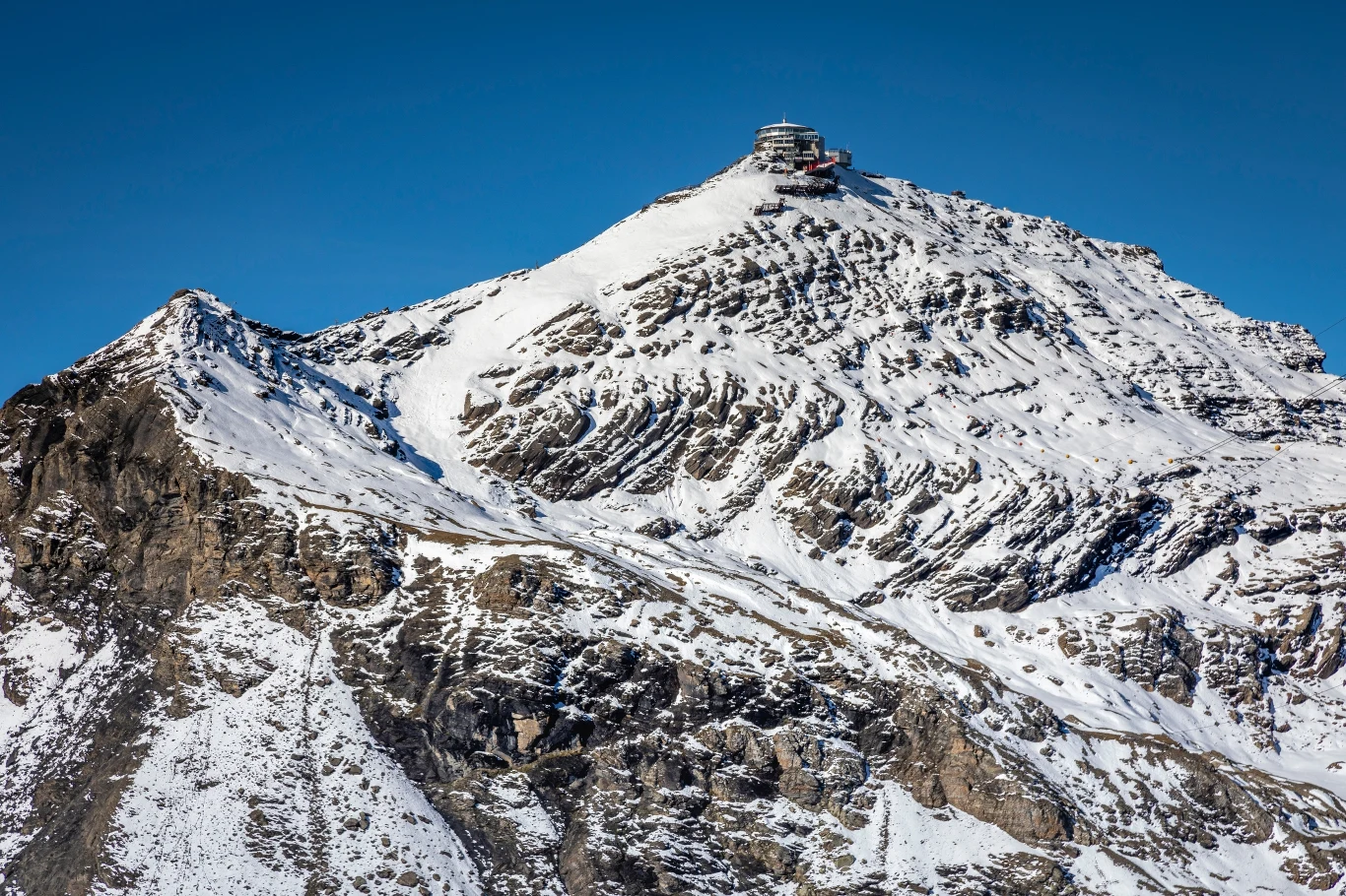 Najbardziej stroma kolejka linowa wiedzie na szczyt Schilthorn.