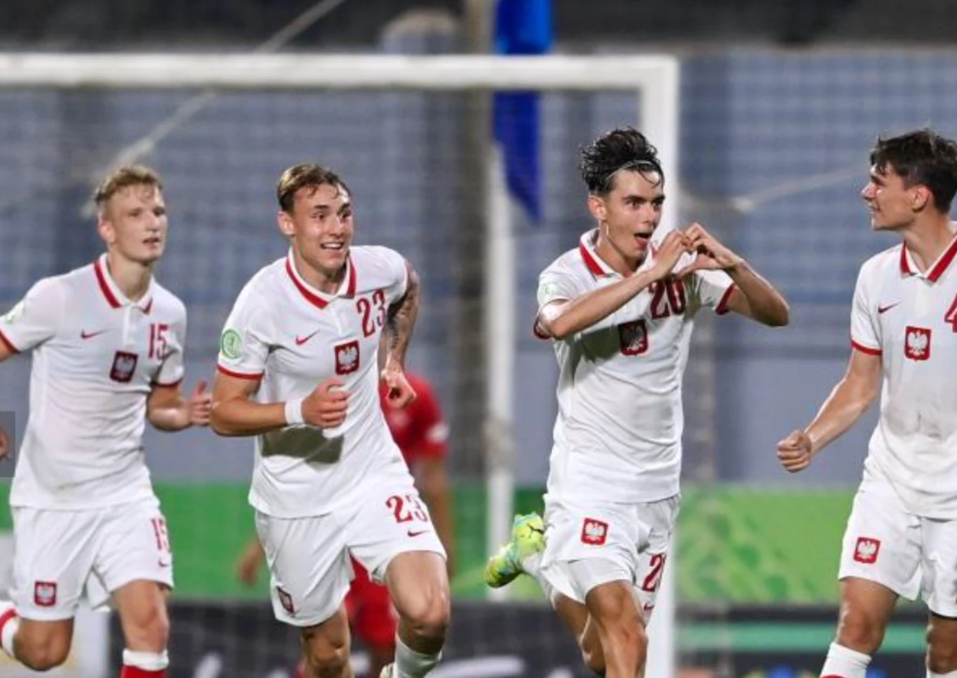 Reprezentacja Polski u-19 wygrała 2:0 z Maltą i wciąz ma szansę na awans do strefy medalowej tegorocznego Euro