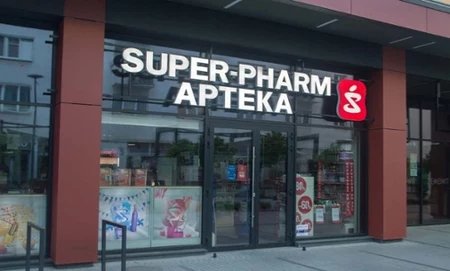 Przyszłość w Super-Pharm. Innowacyjny robot apteczny już podjął pracę