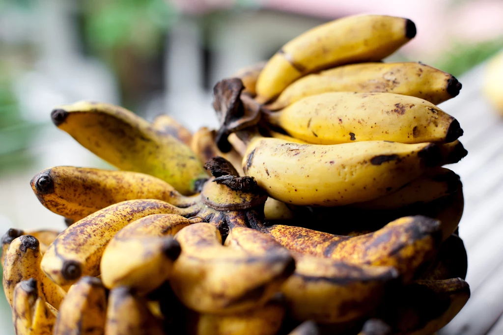 Przejrzałe banany zalegają na blacie w kuchni? Nawet nie waż się ich wyrzucać!