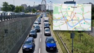 Gigantyczne korki w Krakowie, zdjęcie nadesłane przez użytkownika. Na małej fotografii (Google Maps) natężenie ruchu w mieście o godz. 12.