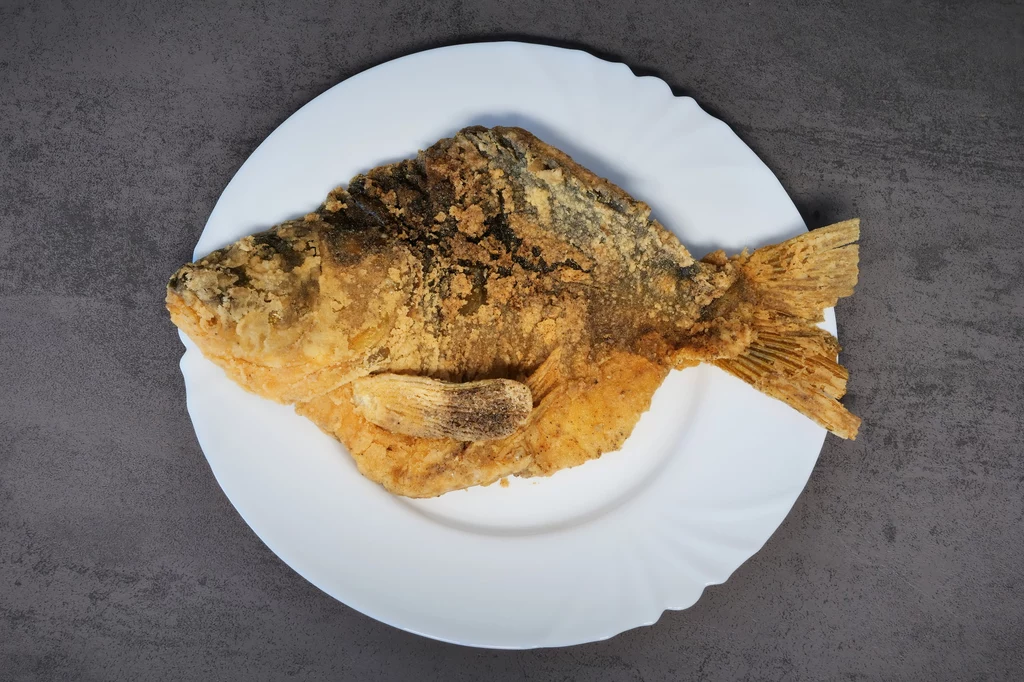 Turbot jest rybą delikatną w smak i nie zawiera zbyt dużo ości 
