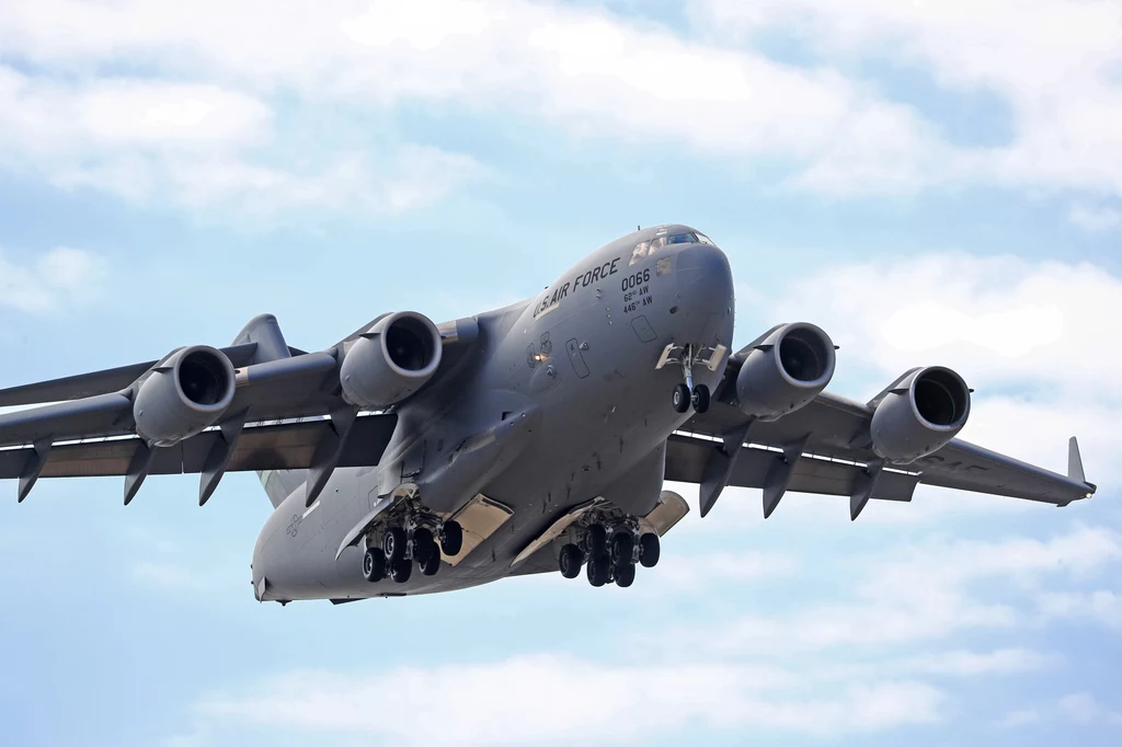 Na Pacyfiku rozpoczęły się ćwiczenia wojskowe Exercise Mobility Guardian. Na zdjęciu widoczny jest Boeing C-17A Globemaster III Sił Powietrznych USA