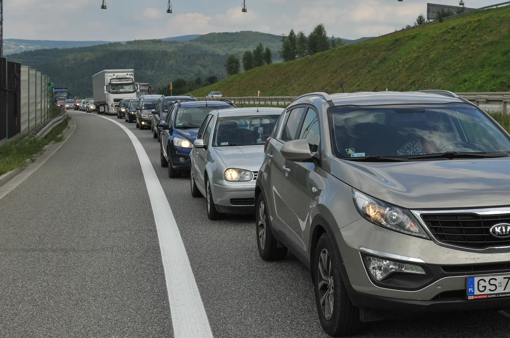 Do czego służy pobocze i po co się je buduje?