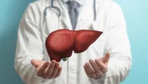 Wirus HCV atakuje nie tylko wątrobę, ale także nerki i układ nerwowy. Pierwsze objawy zakażenia, takie jak przewlekłe zmęczenie, są trudne do rozpoznania