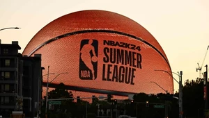 Sphere, tym razem reklamujący letnią ligę NBA, wyróżnia się na tle Las Vegas