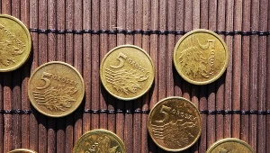 Pięciogroszową monetę z rzadkim defektem sprzedano za 4 tys. zł