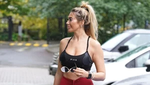 Chloe Ferry kusi dekoltem. Przesadziła z operacjami?