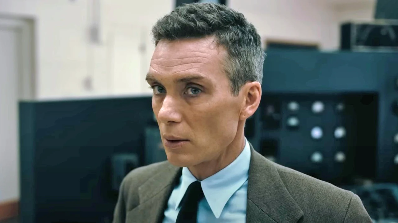 Cillian Murphy w scenie z filmu "Oppenheimer"