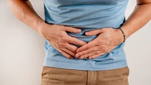 Rak jelita grubego dotyka coraz młodszych. Naukowcy wskazali kilka czynników, które zwiększają ryzyko zachorowania u mężczyzn
