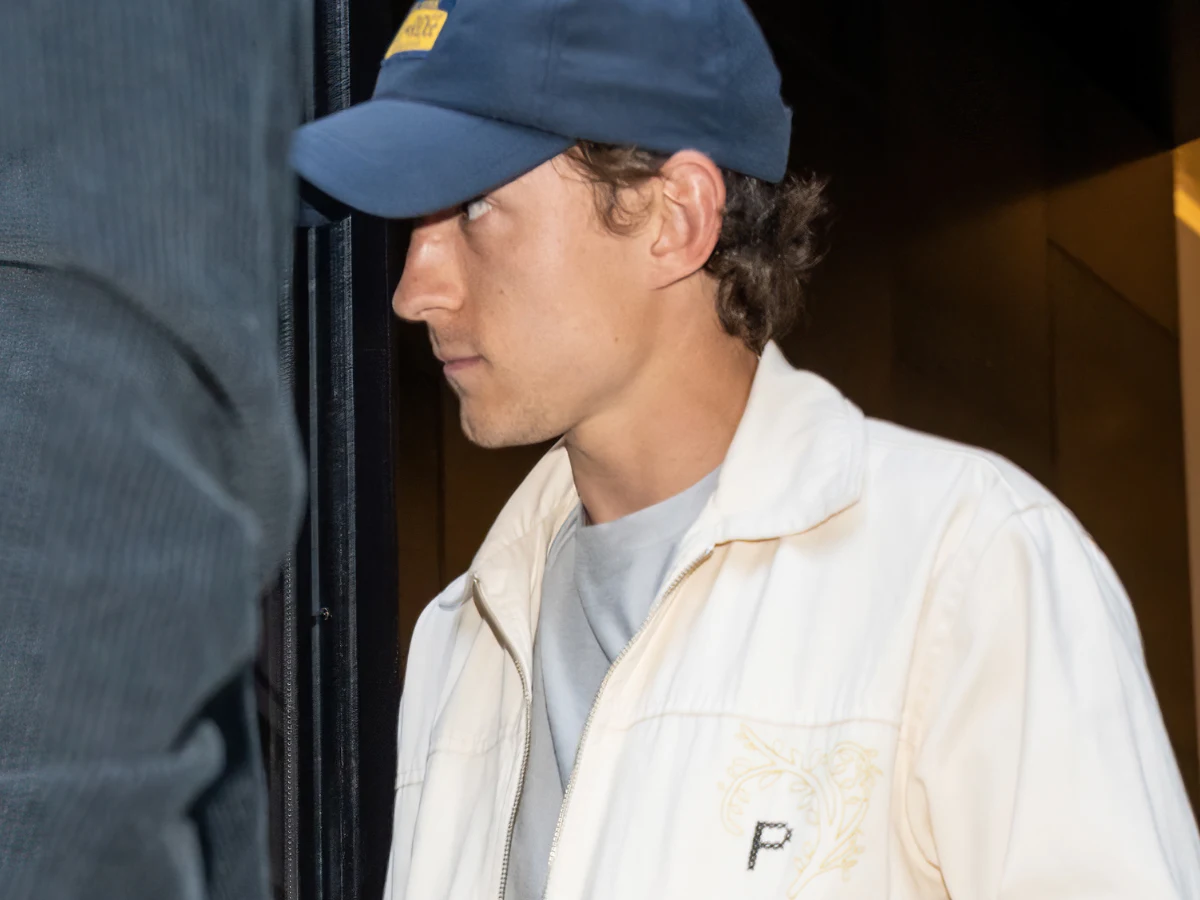 Znany aktor zniewolony przez nałóg. Po kieliszek sięgał coraz częściej Znany aktor zniewolony przez nałóg. Po kieliszek sięgał coraz częściej