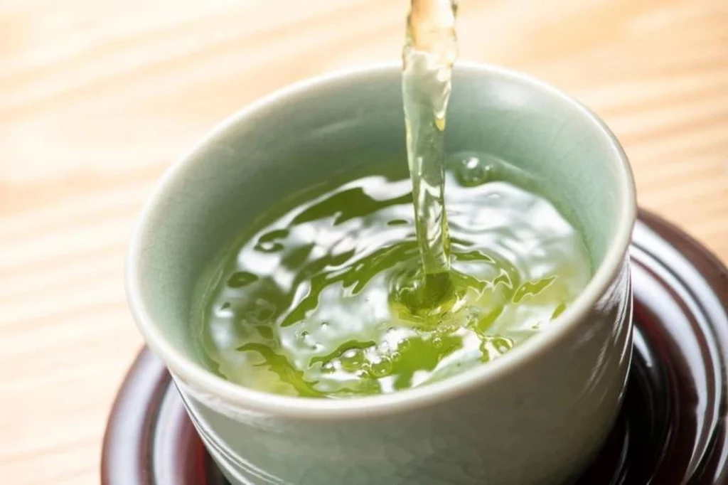 O jakiej porze pić zieloną herbatę?