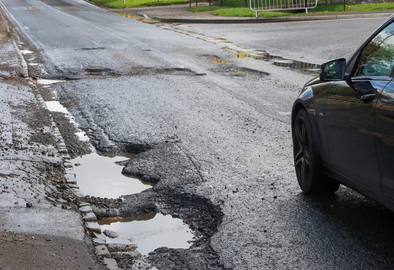 Hamujesz na wertepach? Lepiej od razu dzwoń do mechanika Hamujesz na wertepach? Lepiej od razu dzwoń do mechanika