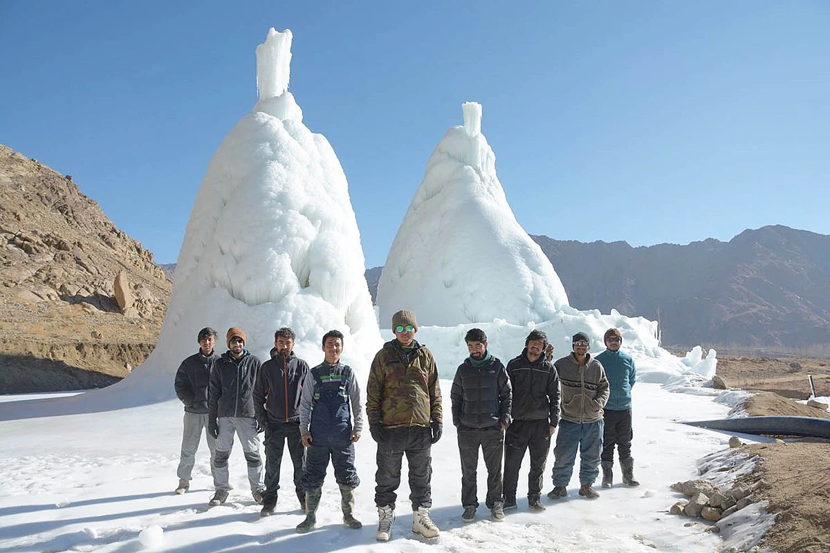 Lodowe stupy w Himalajach Lodowe stupy w Himalajach